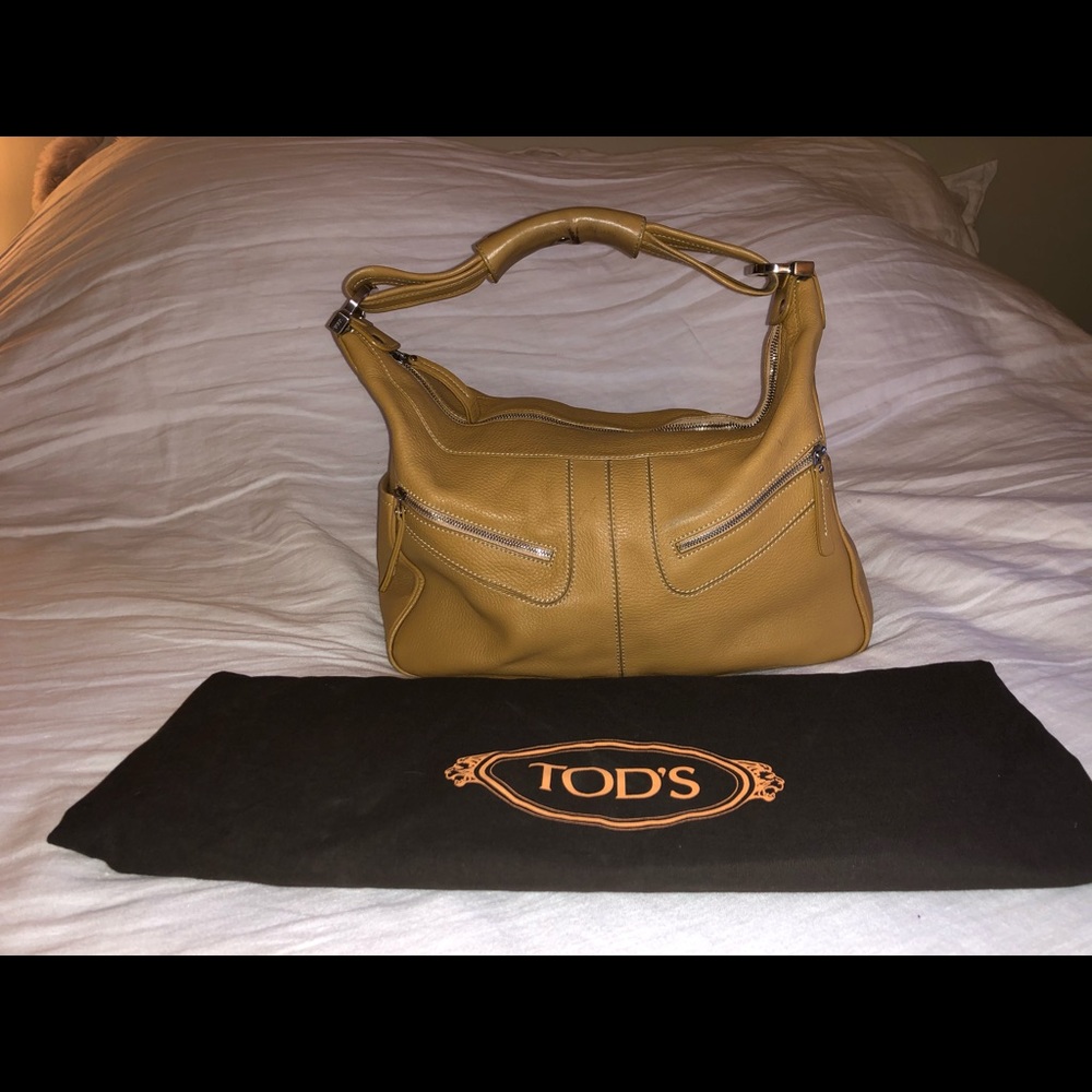 Tod’s Miky Bag in tan pebbled leather
